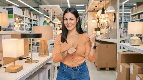 Estas l&aacute;mparas de sobremesa de Leroy Merlin se est&aacute; colando en muchas mesitas de noche | Imagen apoyada en IA