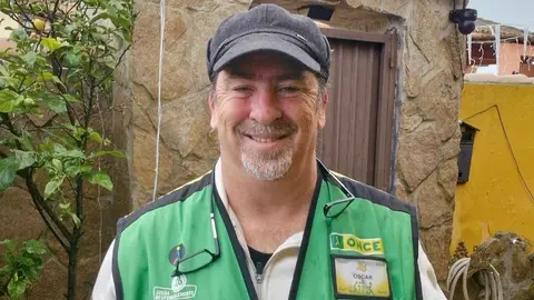 &Oacute;scar Izquierdo vendedor de la ONCE