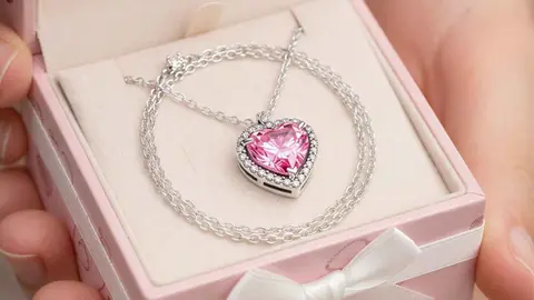 Adi&oacute;s a las joyas aburridas Pandora sorprende con el nuevo collar de plata y circonitas de estilo rom&aacute;ntico