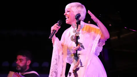 Pasi&oacute;n Vega en concierto