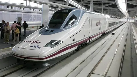 Imagen de un tren AVE