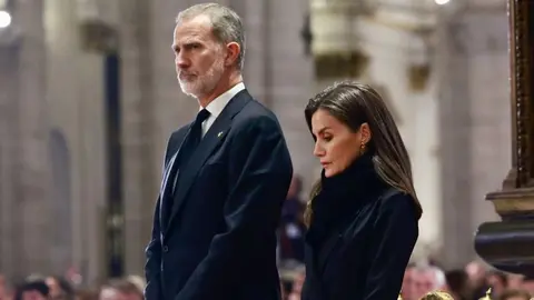 Los Reyes de Espa&ntilde;a han adelantado su regreso a Espa&ntilde;a