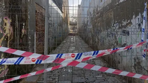 Derrumbe junto al CEIP Gloria Fuertes de Jerez | &Aacute;. Richarte