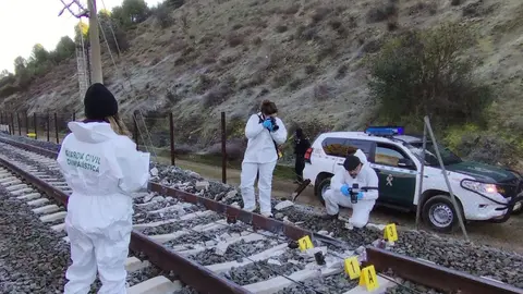 Carril de la v&iacute;a fracturado