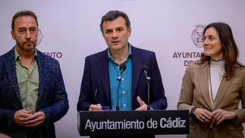 Bruno Garc&iacute;a, junto a Jos&eacute; Manuel Cossi y Ana Sanju&aacute;n