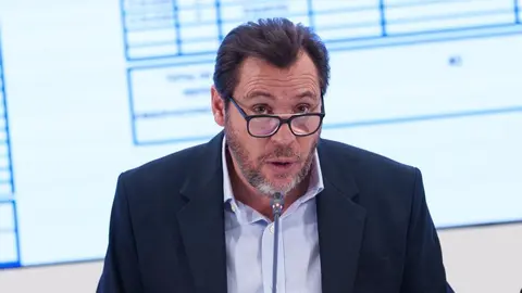 &Oacute;scar Puente, ministro de Transportes en una de sus &uacute;ltimas comparecencias