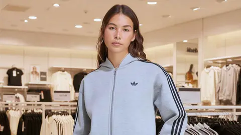 El Corte Ingl&eacute;s arrasa rebajando el conjunto de Adidas que es tendencia sudadera, pantal&oacute;n y zapatillas.jpg
