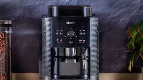 Adi&oacute;s a las cafeteras italianas para siempre la m&aacute;quina autom&aacute;tica que ya arrasa en El Corte Ingl&eacute;s.jpg