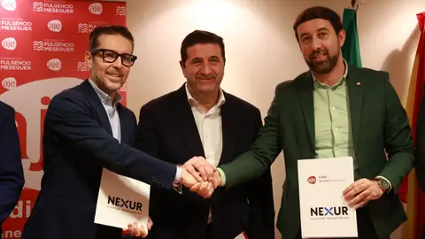 Firma del convenio entre AJE C&aacute;diz y el Cl&uacute;ster Tecnol&oacute;gico Nexur | Cristo Garc&iacute;a
