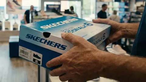 Cuando el plan es patear ciudad, estas Skechers se convierten en la opci&oacute;n m&aacute;s pr&aacute;ctica
