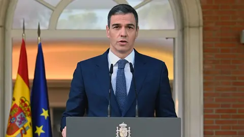 Pedro S&aacute;nchez, en la puerta de La Moncloa