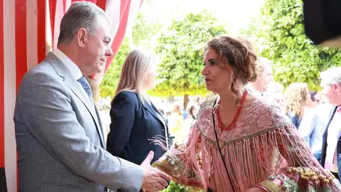 Mar&iacute;a Jes&uacute;s Montero, junto a Jos&eacute; Luis Sanz, en una imagen de archivo