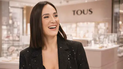 Medalla de la Virgen Mar&iacute;a de la colecci&oacute;n de Tamara Falc&oacute; en TOUS