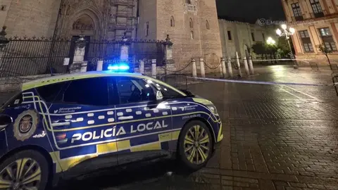 La Polic&iacute;a Local en la Giralda