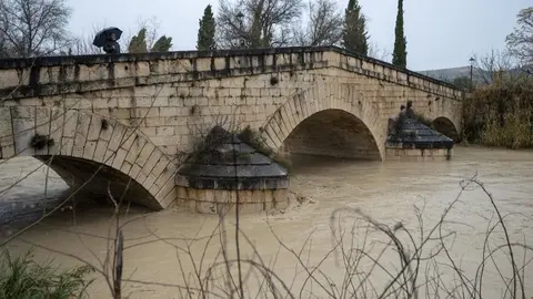El r&iacute;o Guadalquivir baja crecido por Ja&eacute;n