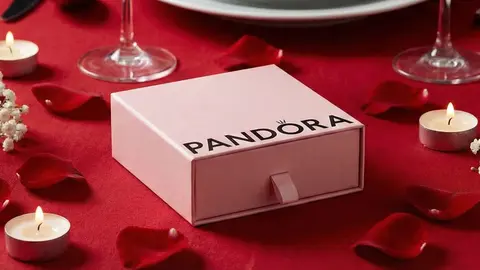 Los pendientes de Pandora que se est&aacute;n convirtiendo en el regalo m&aacute;s buscado para San Valent&iacute;n