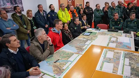 Pedro S&aacute;nchez, durante su visita al puesto de mando avanzado en San Roque