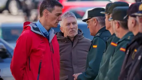 Pedro S&aacute;nchez, junto a Fernando Grande-Marlaska