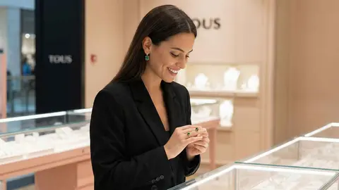Clienta en joyer&iacute;a TOUS
