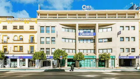 HLA Ram&oacute;n y Cajal, Centro m&eacute;dico quir&uacute;rgico de Sevilla