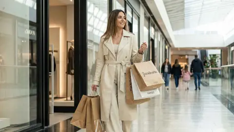 Las tendencias apuestan por los bolsos bowling de Zara, Stradivarius y Mango