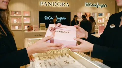 El anillo coraz&oacute;n de Pandora que m&aacute;s se est&aacute; regalando este San Valent&iacute;n