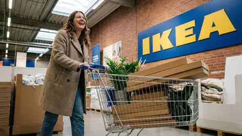 Ikea pone fin a los problemas de organizaci&oacute;n en los cajones y muebles de la cocina con estos pr&aacute;cticos accesorios extra&iacute;bles