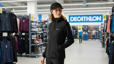 Decathlon lanza una nueva remesa de chaquetas con las que hacer frente al viento o la lluvia con el mejor estilo casual