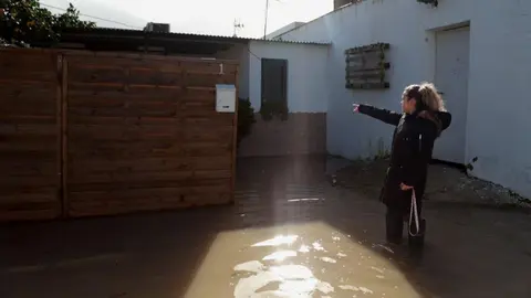 Una vecina afectada por las inundaciones | Cristo Garc&iacute;a