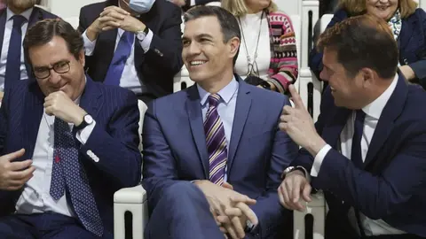 Pedro S&aacute;nchez, en el centro de la imagen