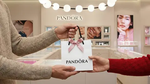 Pandora reafirma su posici&oacute;n como una de las joyer&iacute;as m&aacute;s elegantes del mercado con esta exquisita colecci&oacute;n de pendientes
