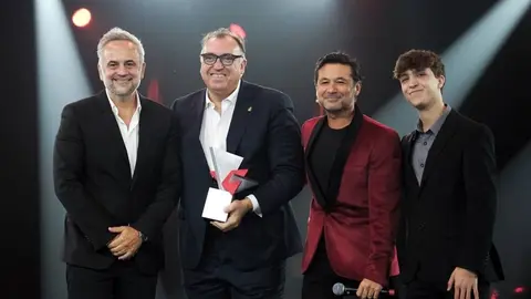 El consejero Arturo Bernal, en el centro de la imagen