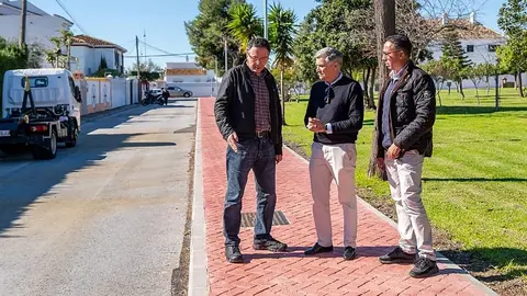 El teniente de alcalde sampedre&ntilde;o, Javier Garc&iacute;a, ha visitado las obras de la calle Guadiamar