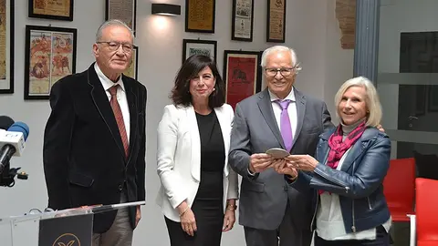 Entrega de la medalla I Bre&ntilde;a