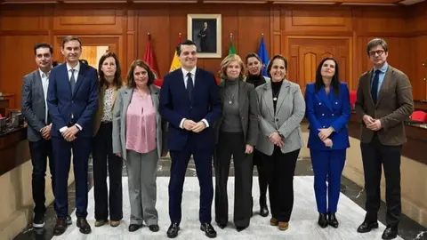 Jos&eacute; Mar&iacute;a Bellido, alcalde de C&oacute;rdoba, en el centro de la imagen (2)