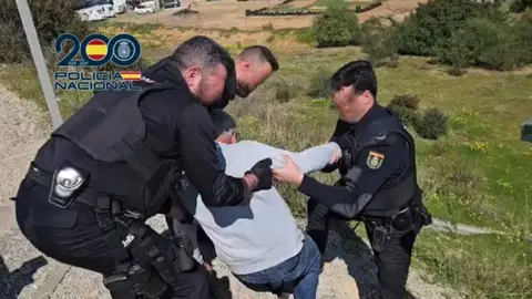 Rescate de un var&oacute;n en las v&iacute;as del tren en Jerez