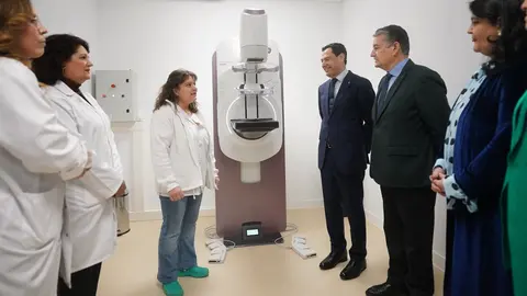 Juanma Moreno, durante la inauguraci&oacute;n del nuevo centro de salud de Mancha Real