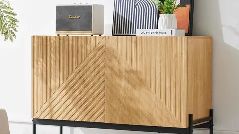 Buffet moderno de madera con 2 puertas y patas met&aacute;licas, DARMLINK de Leroy Merlin