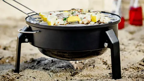 Barbacoa de carb&oacute;n port&aacute;til de Ikea