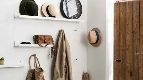 Estante para cuadros MOSSLANDA de Ikea