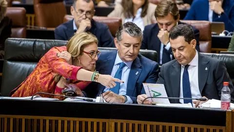 Carolina Espa&ntilde;a, Antonio Sanz y Juanma Moreno