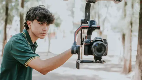 Un c&aacute;mara durante un rodaje