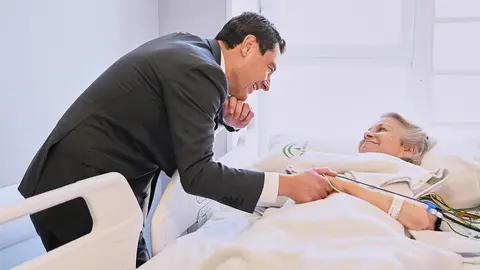 Juanma Moreno anuncia wifi gratis, de calidad y sin l&iacute;mite de tiempo en los hospitales p&uacute;blicos andaluces | Salvador L&oacute;pez Medina