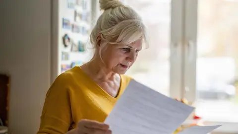 Una ama de casa preocupada por el estado de su pensi&oacute;n