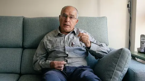 Santiago Mart&iacute;nez, jubilado con 44 a&ntilde;os cotizados, denuncia que pierde un 24% de su pensi&oacute;n de por vida