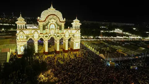 Inauguraci&oacute;n del alumbrado de la Feria de Sevilla 2026
