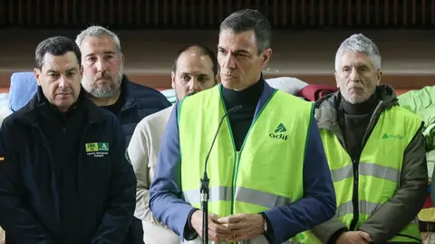 Pedro S&aacute;nchez, durante su visita a Adamuz