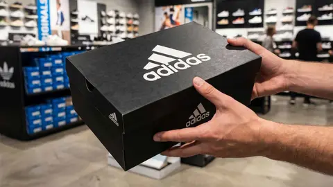 Caja de Adidas