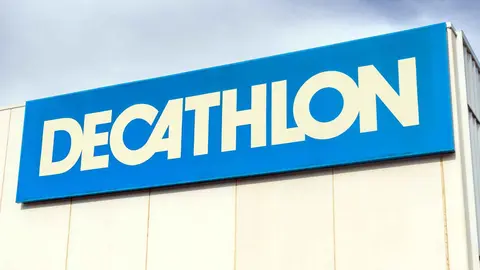 Decathlon transporta la sensaci&oacute;n de confort a los d&iacute;as de acampada con esta selecci&oacute;n de &uacute;tiles accesorios de camping