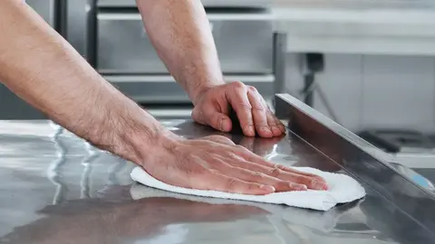 Limpiadores de Mercadona para atacar grasa, restos y p&eacute;rdida de brillo en la cocina